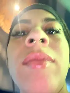 Eveliin   online show from June 4, 2026, 1:39 pm