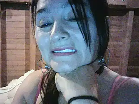 Anlly garcia002 online show from May 29, 2026, 3:15 am