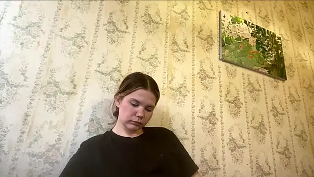 SusanaLeichty online show from July 11, 2026, 2:25 am