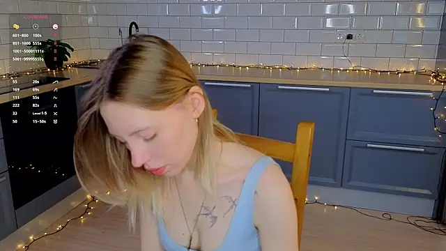 BlondeKelly online show from May 23, 2026, 3:38 pm