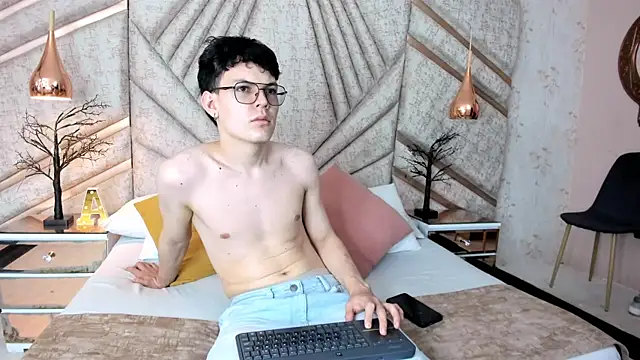 AngeloBocellii online show from May 24, 2026, 8:14 pm