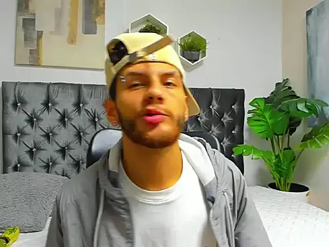 CHRIS GREY online show from June 17, 2026, 6:31 pm