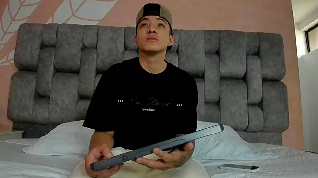 wesley boyy  online show from May 29, 2026, 8:40 pm