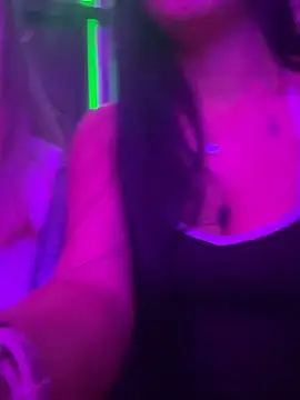 Red LipsDuo online show from July 3, 2026, 1:01 am