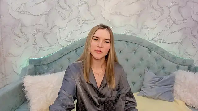 RoxyReignn online show from May 27, 2026, 1:57 am