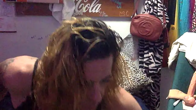 VanillaSnowcones online show from May 26, 2026, 3:57 am