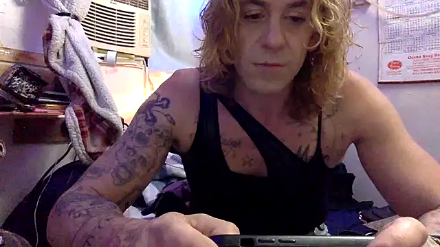 Snapshot of VanillaSnowcones chatting on June 7, 2026, 9:46 am VanillaSnowcones online show from June 7, 2026, 9:46 am