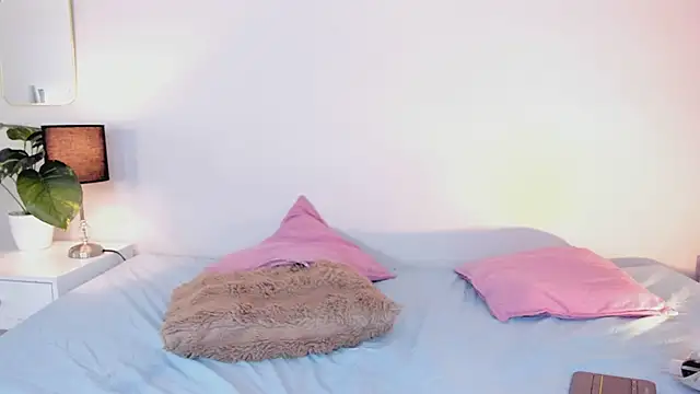 Snapshot of Arianmoon_ chatting on June 13, 2026, 3:37 am Arianmoon online show from June 13, 2026, 3:37 am