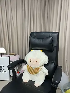 Luckysisi-s online show from July 2, 2026, 12:55 pm