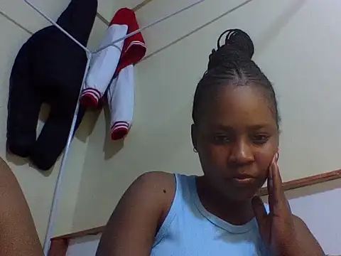 Prettydoll2 online show from May 31, 2026, 5:42 pm