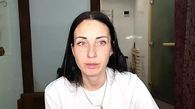 Snapshot of BouncySweety chatting on November 17, 2025, 7:52 pm BouncySweety online show from November 17, 2025, 7:52 pm