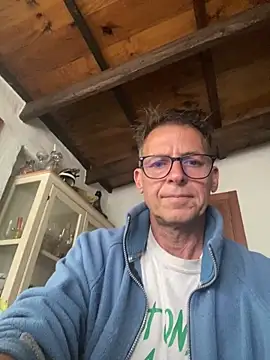 sam69megusta online show from May 24, 2026, 9:47 am