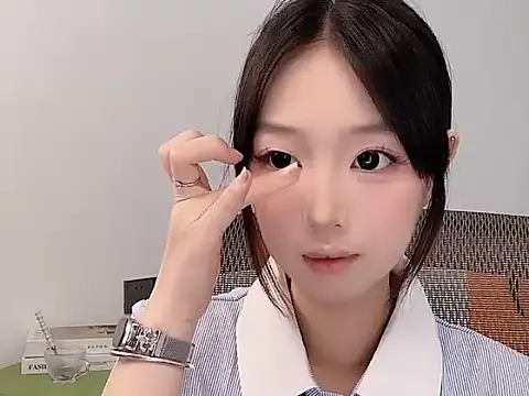 Yoyo33355 online show from May 28, 2026, 3:04 am
