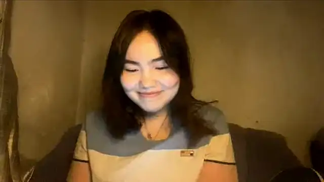 Molly Teddy online show from May 31, 2026, 7:37 pm