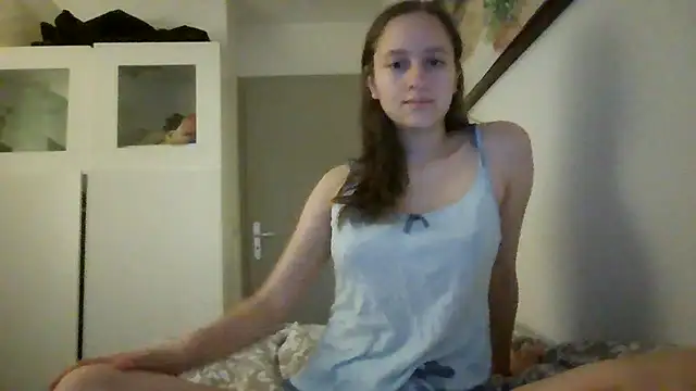 SoftieSophie online show from May 27, 2026, 3:03 am