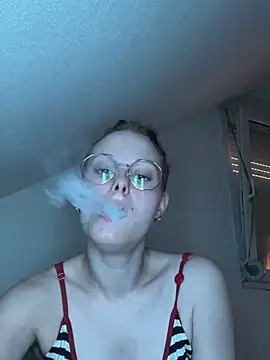 Quenn667 online show from June 25, 2026, 2:10 pm
