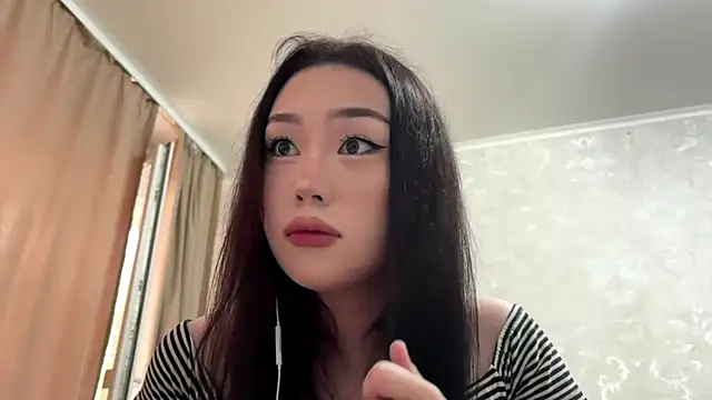 LilowNax online show from June 14, 2026, 3:58 pm