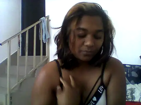 MiaReed667 online show from May 27, 2026, 9:17 am