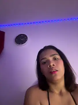 Britany 23 online show from May 27, 2026, 3:25 am