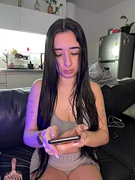 Belindapradez online show from May 28, 2026, 1:47 am