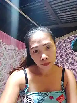 hotmom lyn online show from May 30, 2026, 5:43 pm