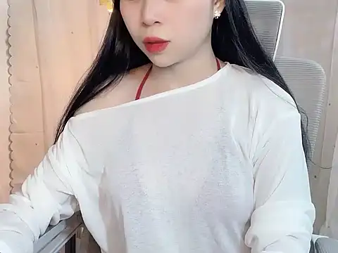 -Naomii  online show from May 27, 2026, 3:14 am