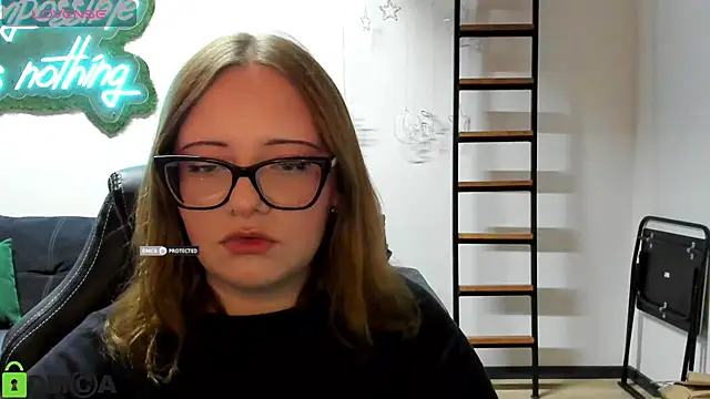JuliNy x online show from May 27, 2026, 6:16 pm