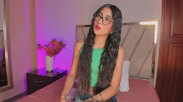 Snapshot of KatherinSky chatting on July 6, 2026, 6:10 pm KatherinSky online show from July 6, 2026, 6:10 pm
