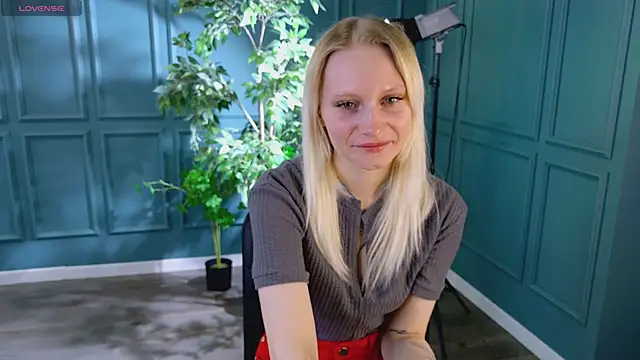haleybooo online show from May 29, 2026, 6:11 am