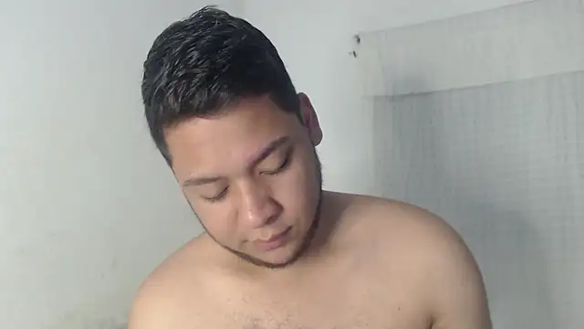 Snapshot of nicolas_cr1 chatting on May 29, 2026, 4:10 am nicolas cr1 online show from May 29, 2026, 4:10 am