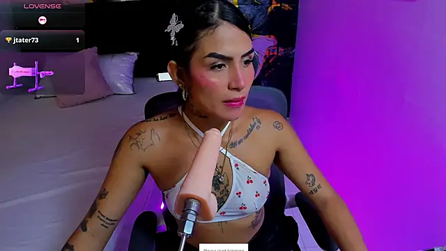 Snapshot of Alanna_Wild chatting on June 27, 2026, 6:46 pm Alanna Wild online show from June 27, 2026, 6:46 pm