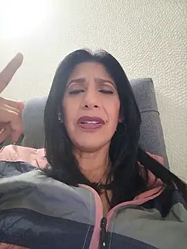 Samantha01 Rosse01 online show from May 28, 2026, 7:11 pm