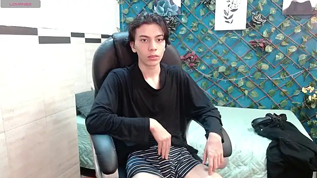 Julesx15 online show from May 30, 2026, 12:02 pm