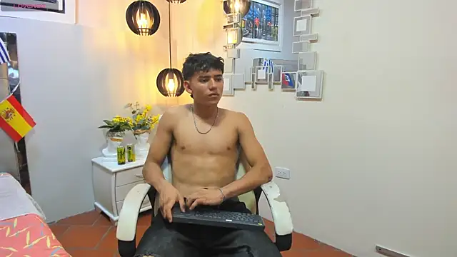 Snapshot of Ryan_grayx chatting on July 10, 2026, 3:55 am Ryan grayx online show from July 10, 2026, 3:55 am