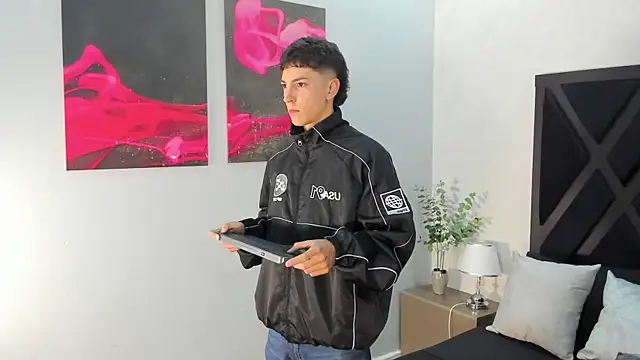 Gian Rossi online show from June 20, 2026, 11:13 am