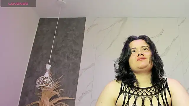 Vicky-Mooree online show from July 9, 2026, 4:05 am