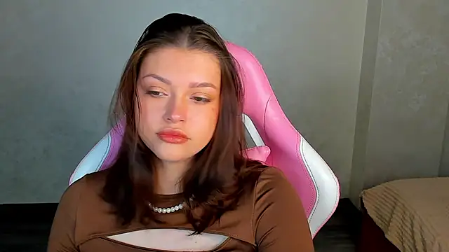 Maya-Mimi online show from June 4, 2026, 1:55 am