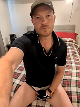 Straight GuyUK online show from May 31, 2026, 1:18 pm