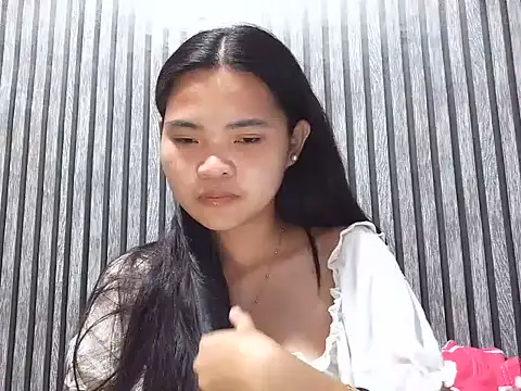 ClaritaMoore1 online show from May 27, 2026, 2:25 pm