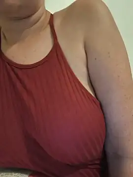 priska-lova online show from June 15, 2026, 10:23 pm