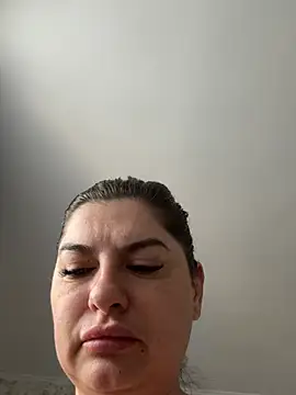 Snapshot of evaxxxcurvyxxx chatting on June 30, 2026, 8:04 am evaxxxcurvyxxx online show from June 30, 2026, 8:04 am