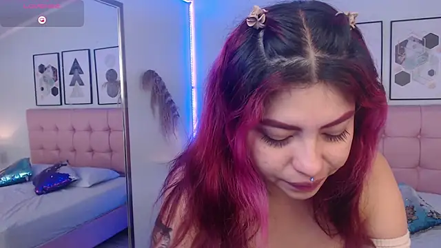 Snapshot of LilMoon_ chatting on July 11, 2026, 12:08 pm LilMoon online show from July 11, 2026, 12:08 pm