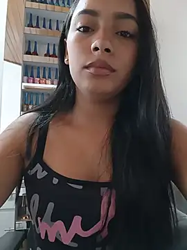 Snapshot of xcleila chatting on June 24, 2026, 2:05 pm xcleila online show from June 24, 2026, 2:05 pm