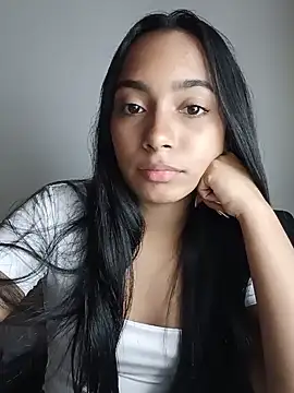 Snapshot of xcleila chatting on July 8, 2026, 2:27 am xcleila online show from July 8, 2026, 2:27 am