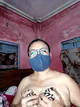 MoonLusty online show from June 18, 2026, 5:30 am