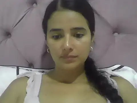 micaelamoreno18 online show from May 31, 2026, 2:20 am