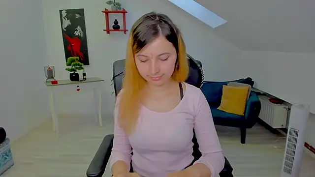 CamelliaStone online show from July 9, 2026, 4:16 am