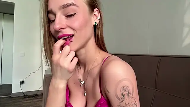amilia-sexygirl online show from June 8, 2026, 1:28 am