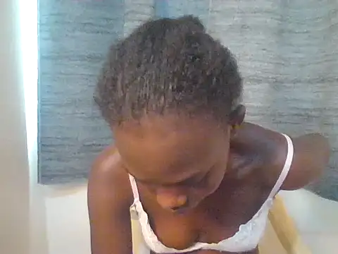 Snapshot of Sweet_quincy chatting on June 25, 2026, 10:31 am Sweet quincy online show from June 25, 2026, 10:31 am