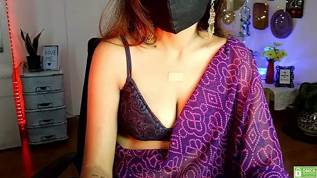 Yalinahotty online show from June 9, 2026, 2:23 am